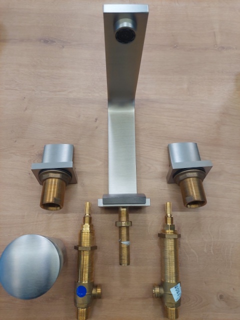 GRAFF TARGA - ELITARNA BATERIA umywalkowa 3-otworowa chrom [2309520]