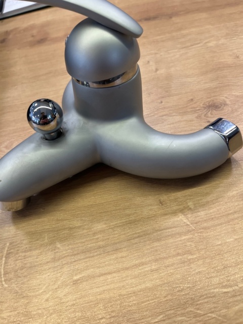 Bateria wannowa La Torre Starlight 10020 powystawowa